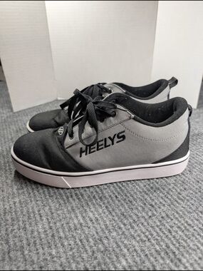 Heelys Pro 20 Men's Black and Gray Low-Top Skate Shoes Size 9 US